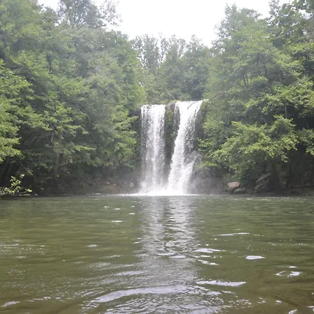 Monumento Garay Hotel